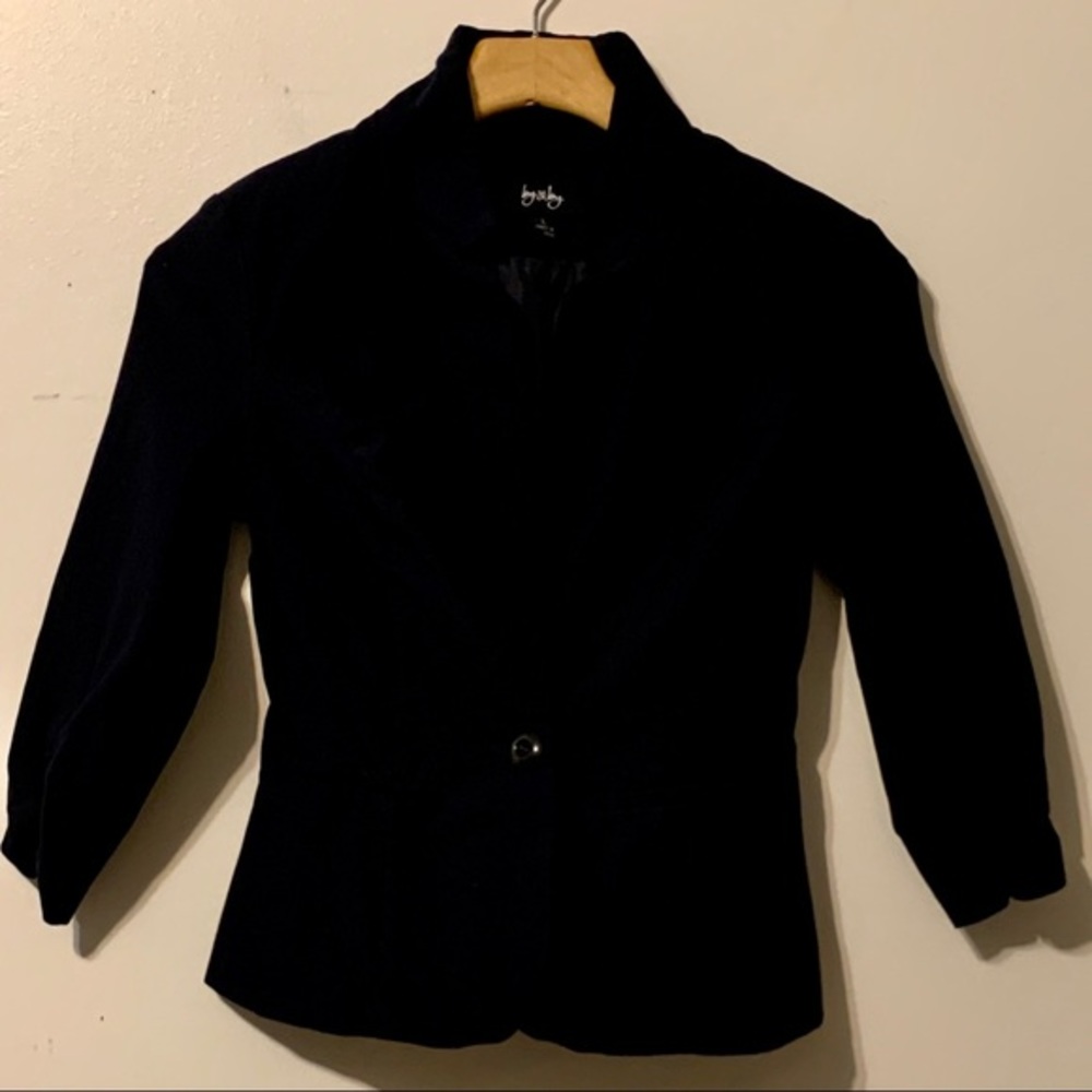 EUC Adorable Navy by & byโ cropped blazer jacket
